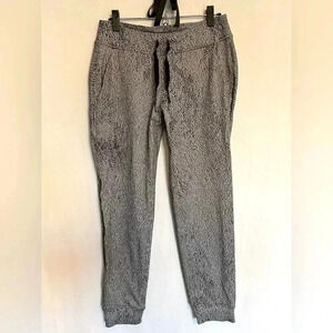 Lululemon Jet Pant Power Luxstreme in Black and White Jacquard Size 8